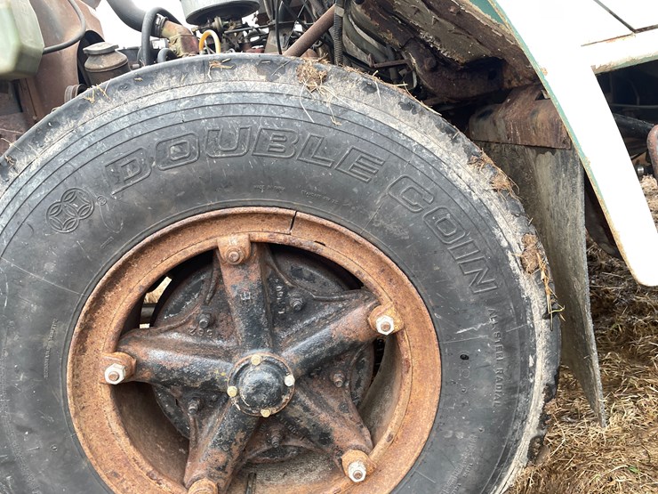 #113-•-1982-international-1754-single-axle-grain-truck-(has-wi-title)-image-80