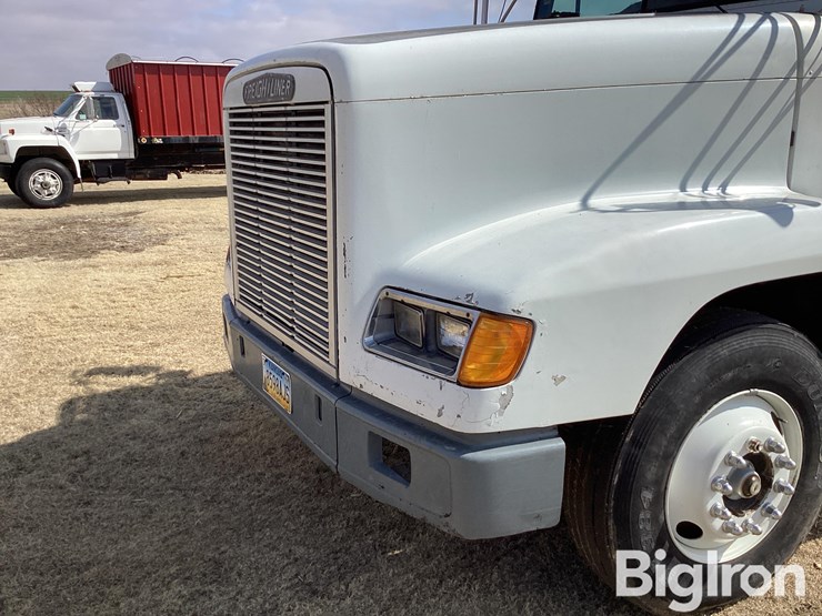 1993-freightliner-fld120-image-9