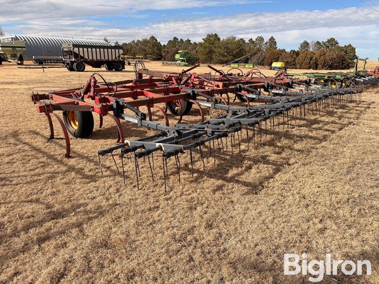 massey-ferguson-128-image-7