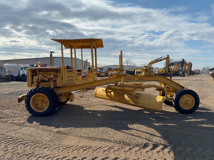 caterpillar-12-image-6