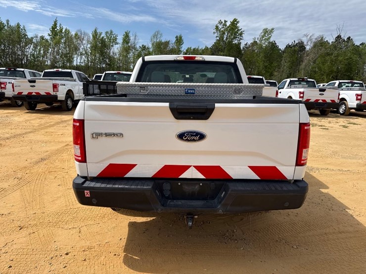 2017-ford-f150-xl-image-5