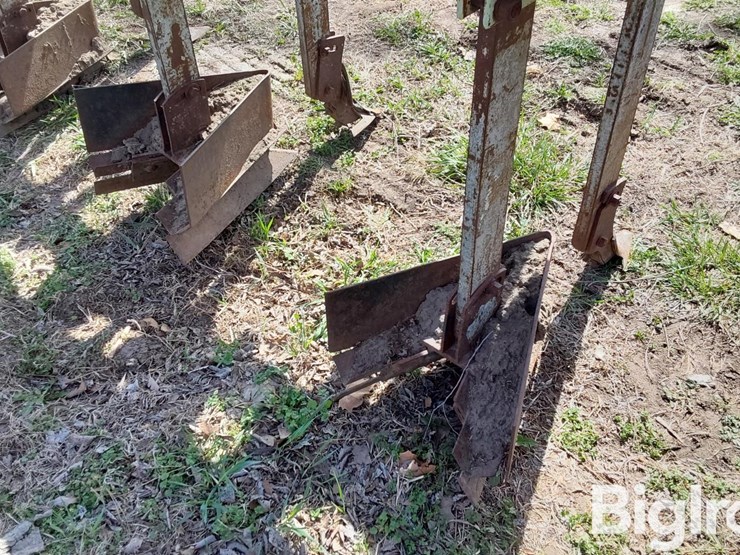 caterpillar-15-image-20