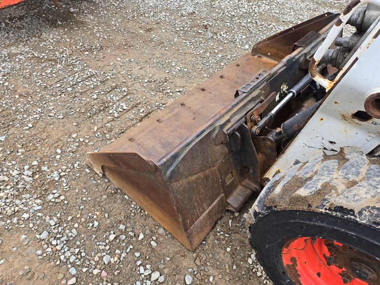 2017-bobcat-s570-image-12