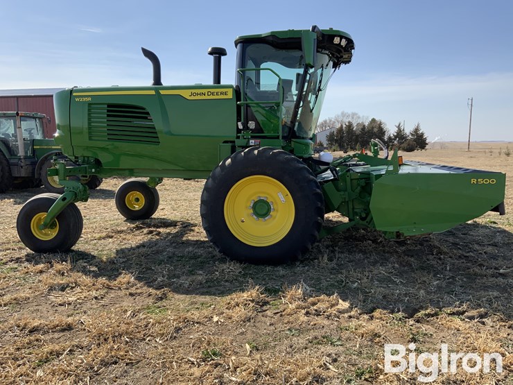 2023-john-deere-w235r-image-4