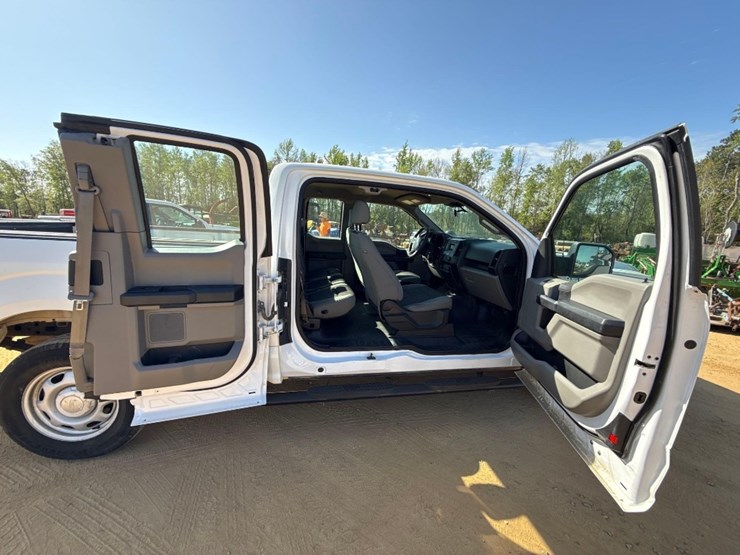 2019-ford-f150-xl-image-7