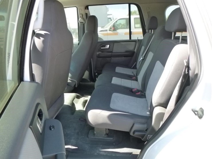 2003-ford-expedition-image-8