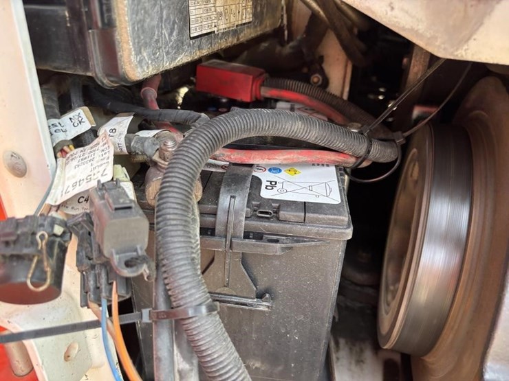 2021-bobcat-t450-image-32