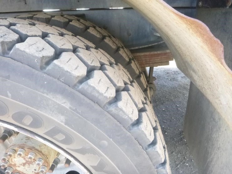 2002-gmc-t6500-image-19