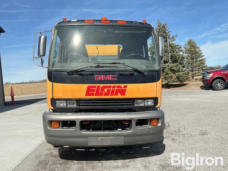 2008-gmc-t7500-image-2