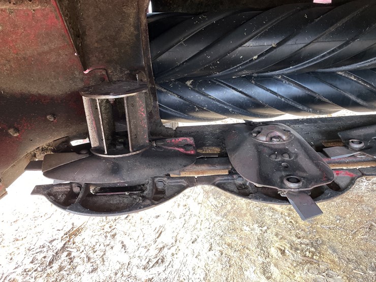 2015-new-holland-313-image-23