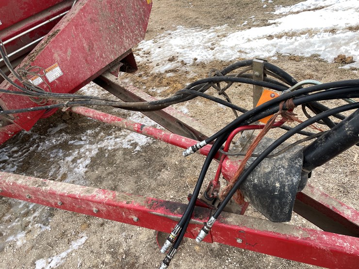 2020-new-holland-195-image-21