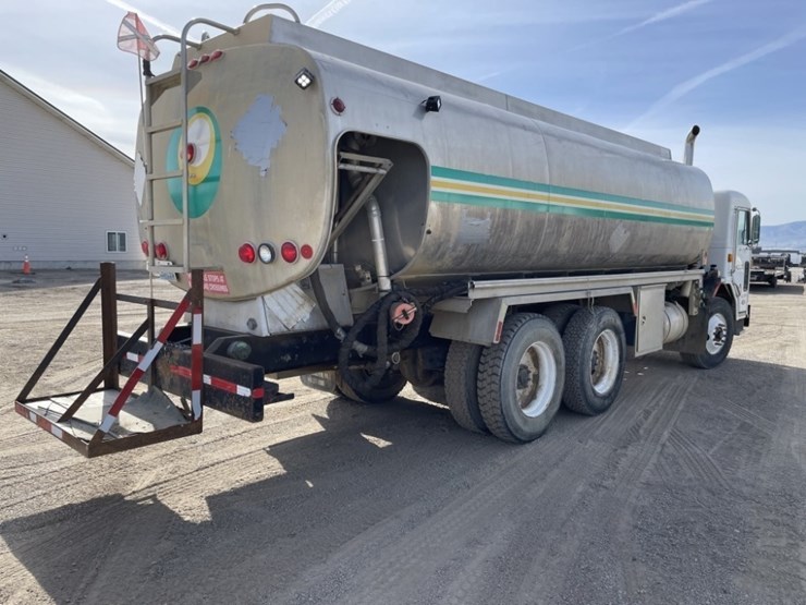 1997-peterbilt-320-image-5