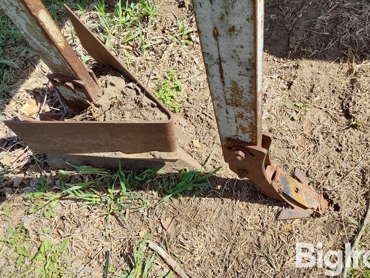 caterpillar-15-image-16