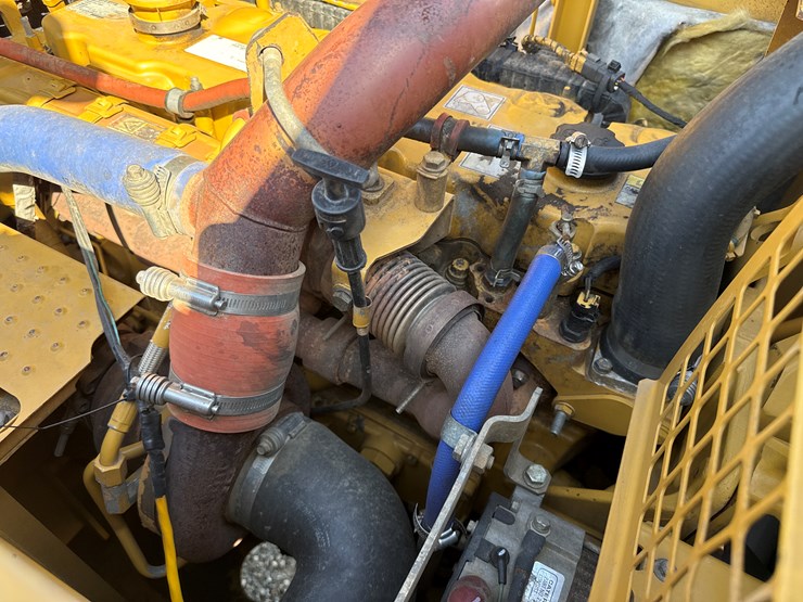 2011-caterpillar-336e-image-47