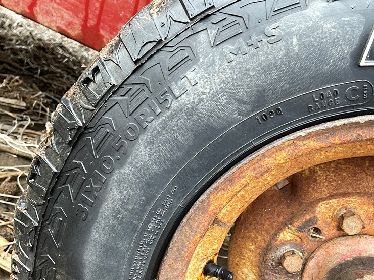 #118-•-h&s-20'-feeder-wagon-image-16