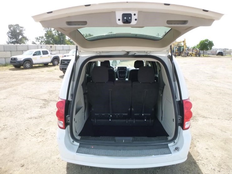 2014-dodge-grand-caravan-image-29