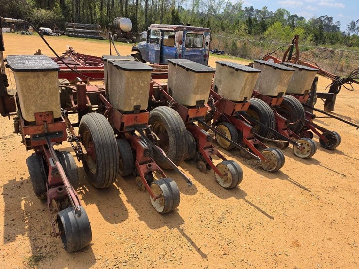 international-800-image-7