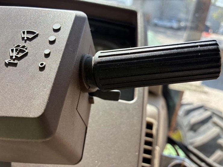 2004-john-deere-6420-image-15