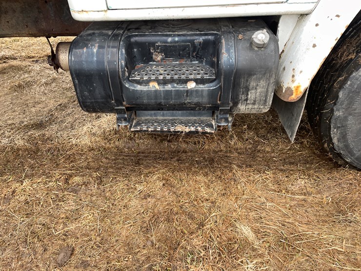 #113-•-1982-international-1754-single-axle-grain-truck-(has-wi-title)-image-25