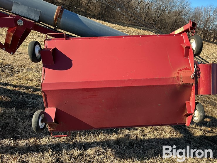 hutchinson-/mayrath-10-82-swing-away-auger-image-20