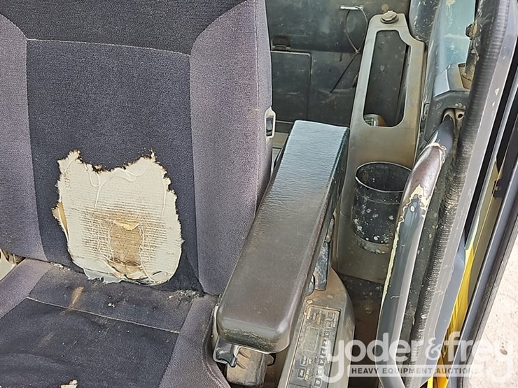 2016-komatsu-pc210-lc-11-image-29