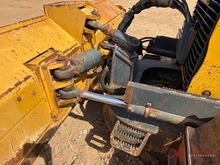 2016-deere-650k-lgp-image-9