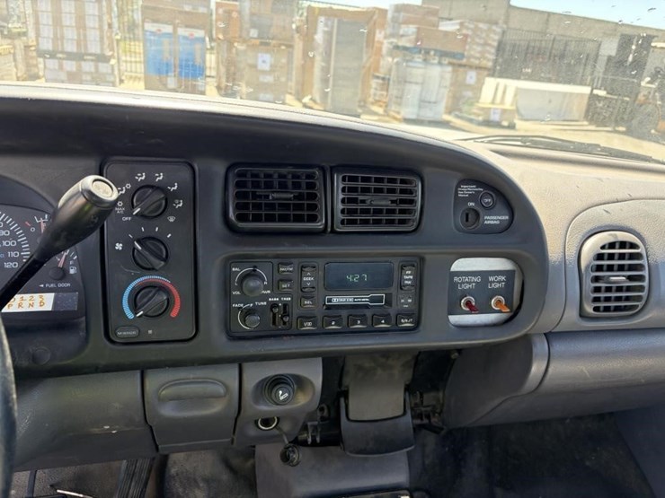 2001-dodge-ram-2500-image-14