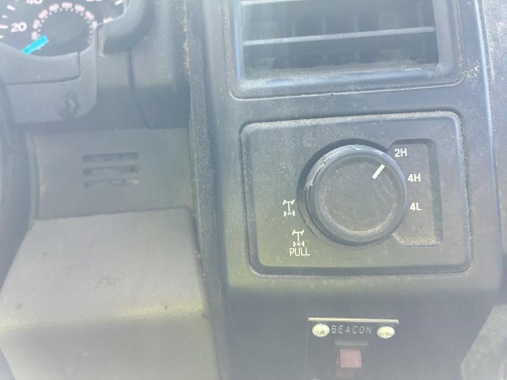 2015-ford-f150-image-12