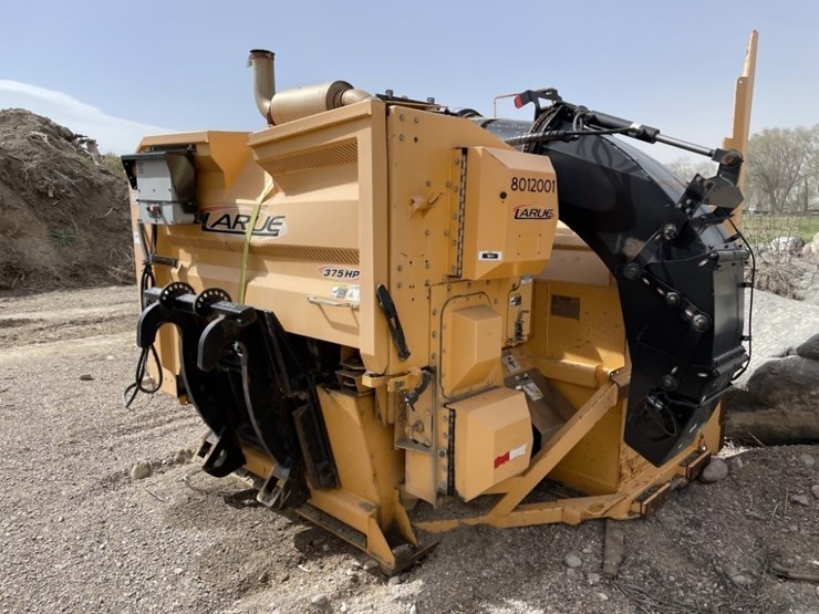 2017-larue-d65-two-way-ribbon-snowblower-image-3