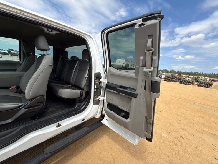 2018-ford-f150-xl-image-11