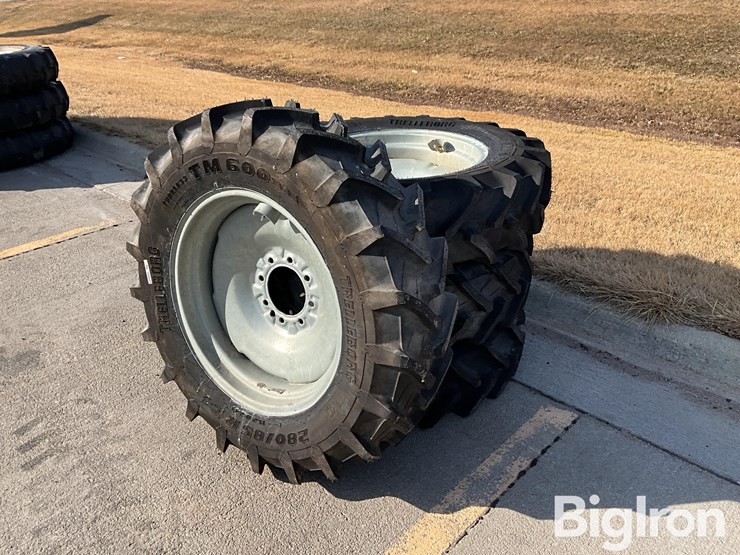 trelleborg-280/85r24-tm600-pivot-tires-&-rims-image-1