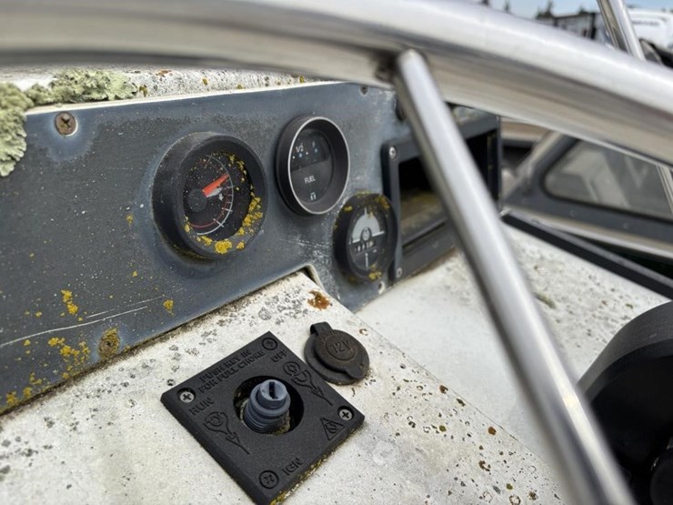 1990-unknown-trailer-image-16