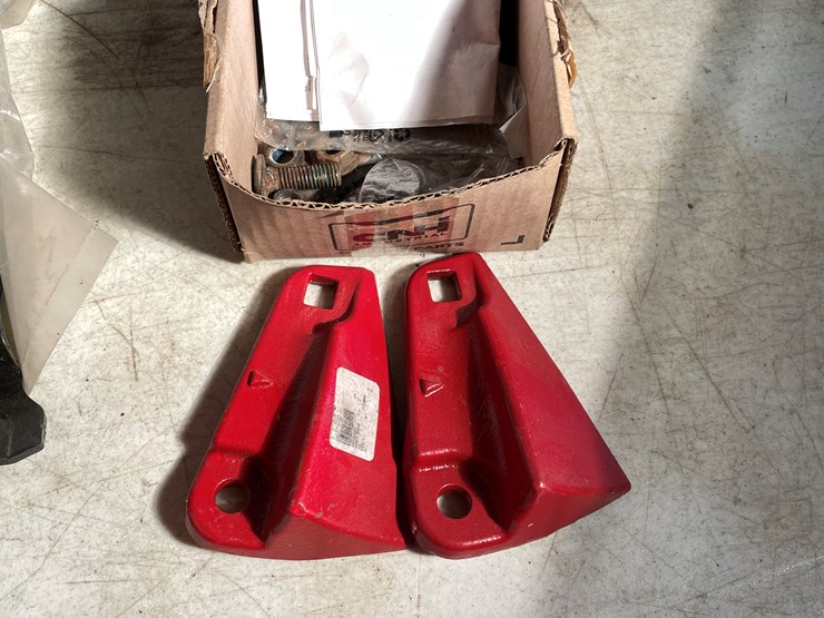 new-holland-313-image-1