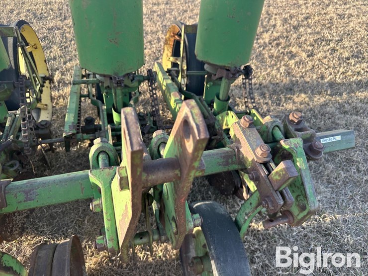 john-deere-24-image-12