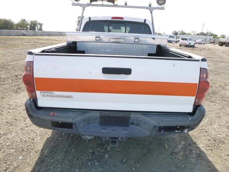 2013-toyota-tacoma-image-20