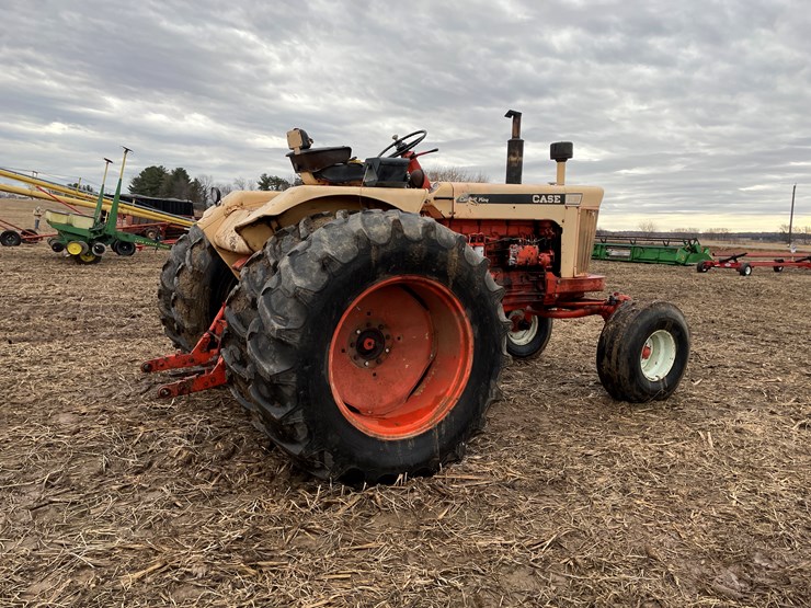 #105-•-case-1030-comfort-king-diesel-tractor-with-duals-image-3