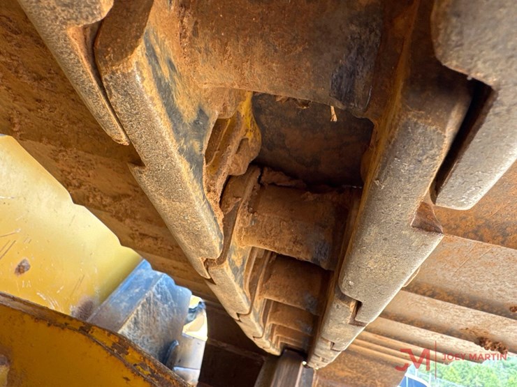 2016-deere-650k-lgp-image-18