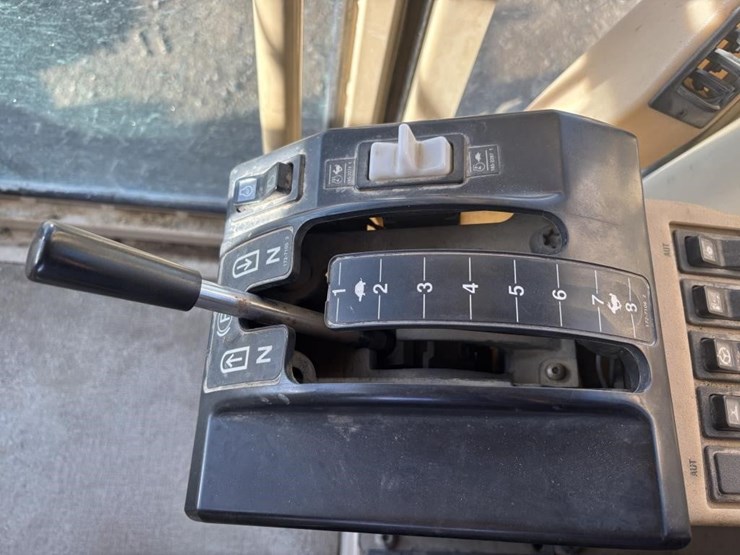 2006-caterpillar-143h-motor-grader-image-46