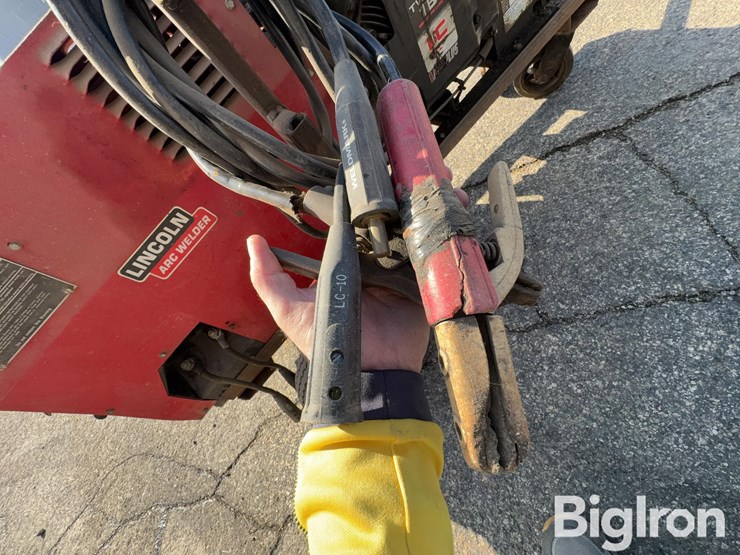 lincoln-weldanpower-225g7-welder-generator-image-15