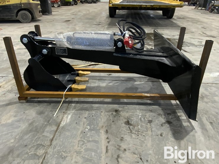 2025-massey-ferguson-730-image-8