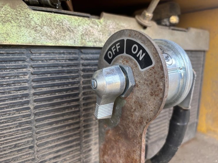 2005-deere-624j-image-64