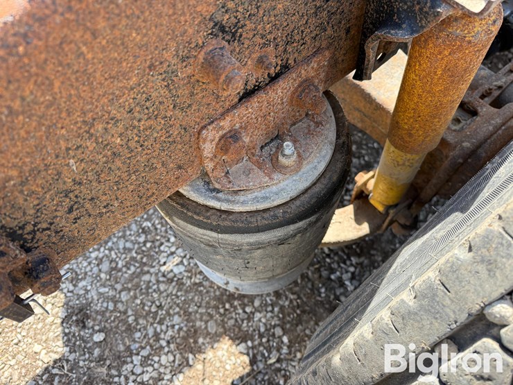 1995-freightliner-fld120-image-13