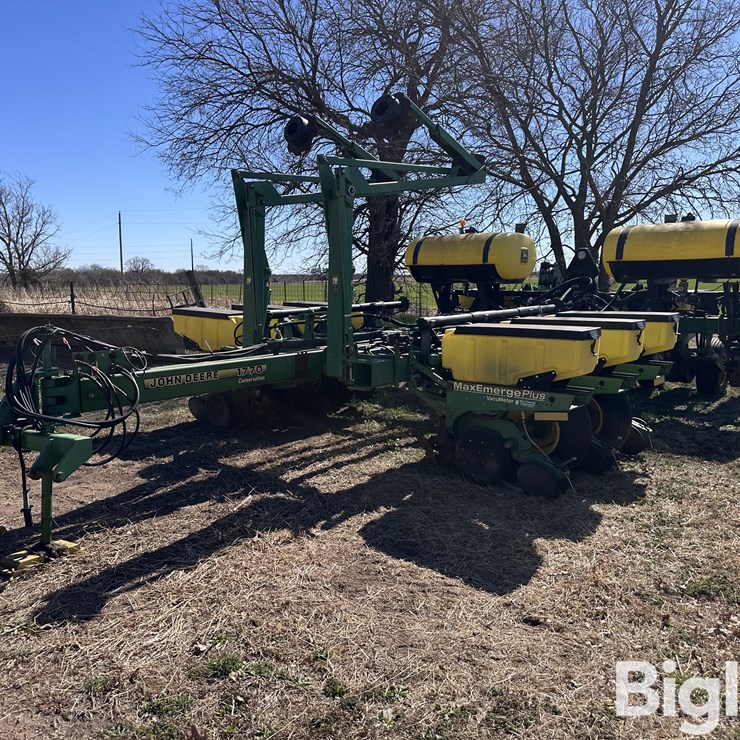 2000 JOHN DEERE 1770