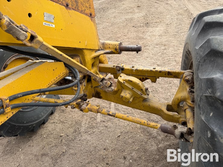 caterpillar-120-image-11