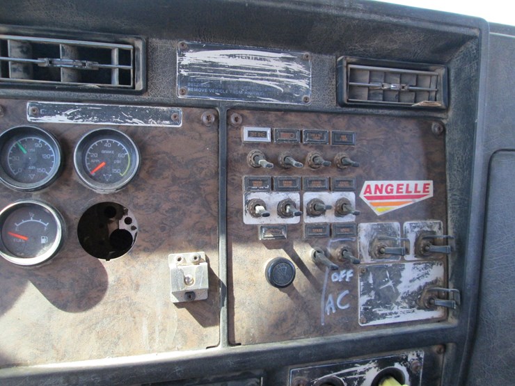 1997-kenworth-t800-image-39