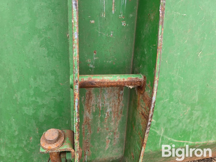 john-deere-8-image-11