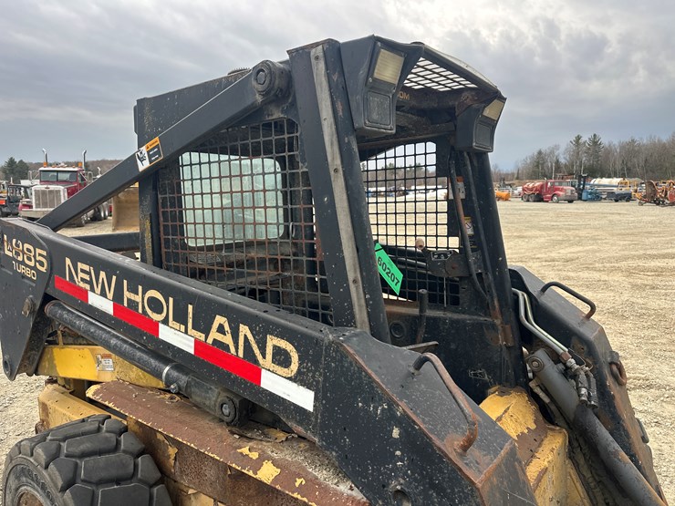 new-holland-lx885-image-10