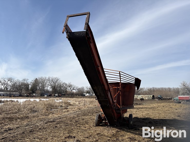 farmhand-900a-tub-grinder-image-6