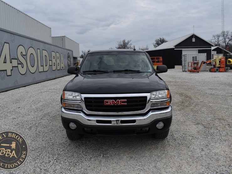 2003-gmc-sierra-1500-slt-image-13