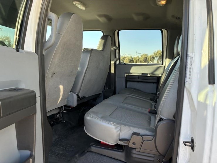 2013-ford-f650-xlt-image-14